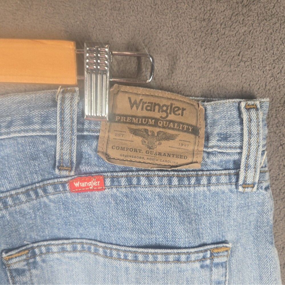 Wrangler Jeans Mens 40x30 Blue Denim Relaxed Fit Straight Leg Pants Workwear - Picture 8 of 12